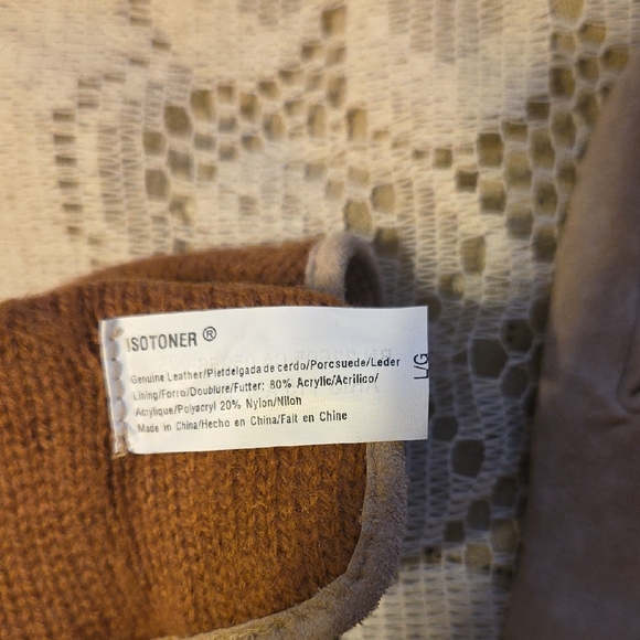 Isotoner Brown and Tan Leather Gloves - Picture 3 of 3